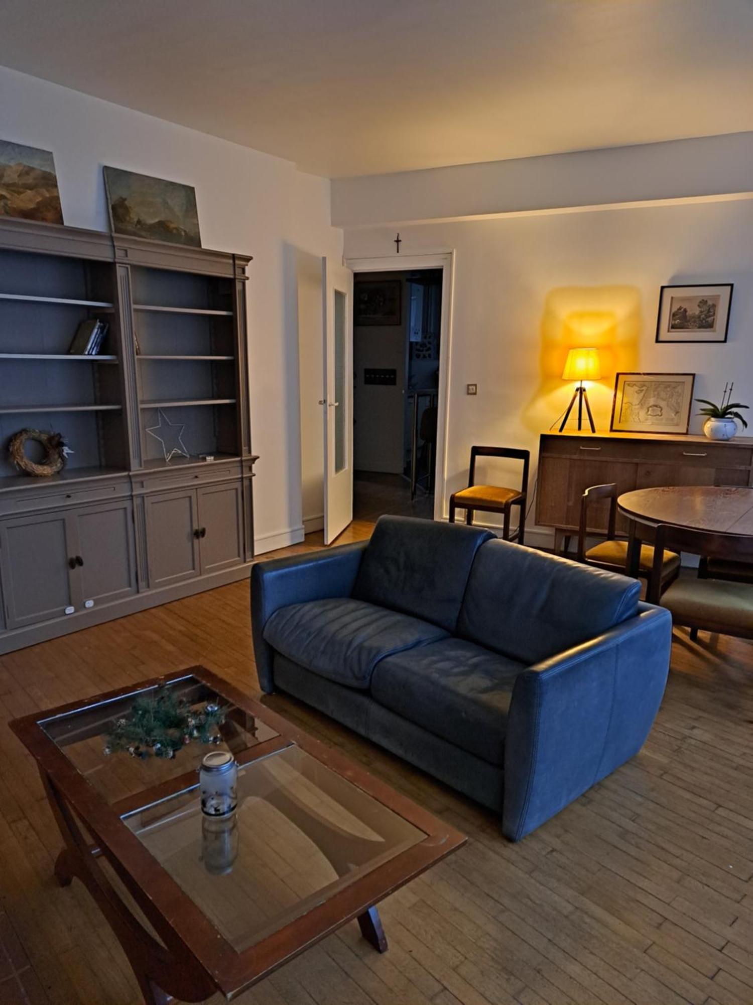 Charmant Appartement Au Pied Du Chateau Gien Esterno foto