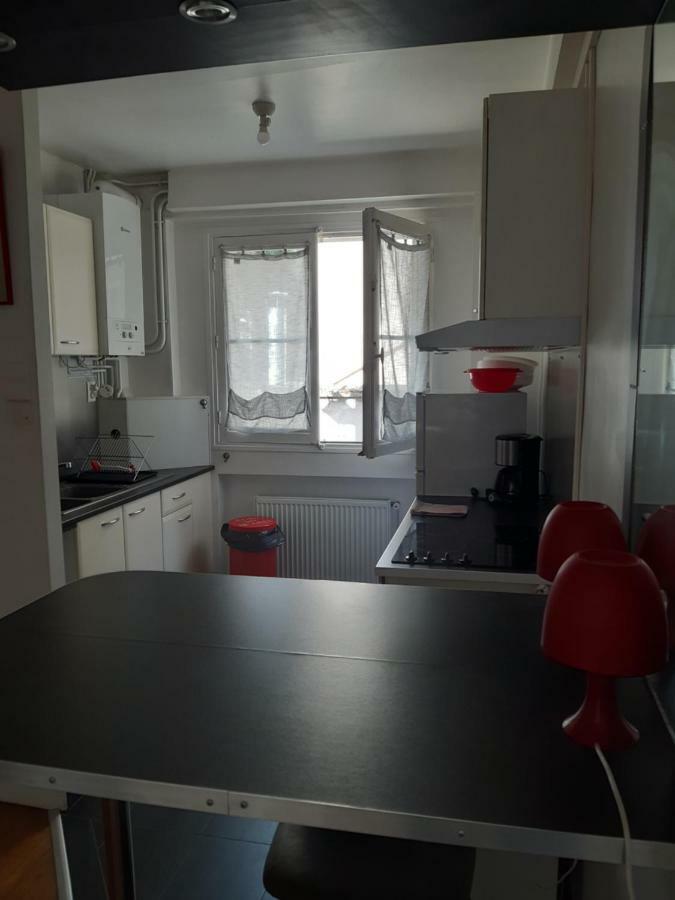 Charmant Appartement Au Pied Du Chateau Gien Esterno foto