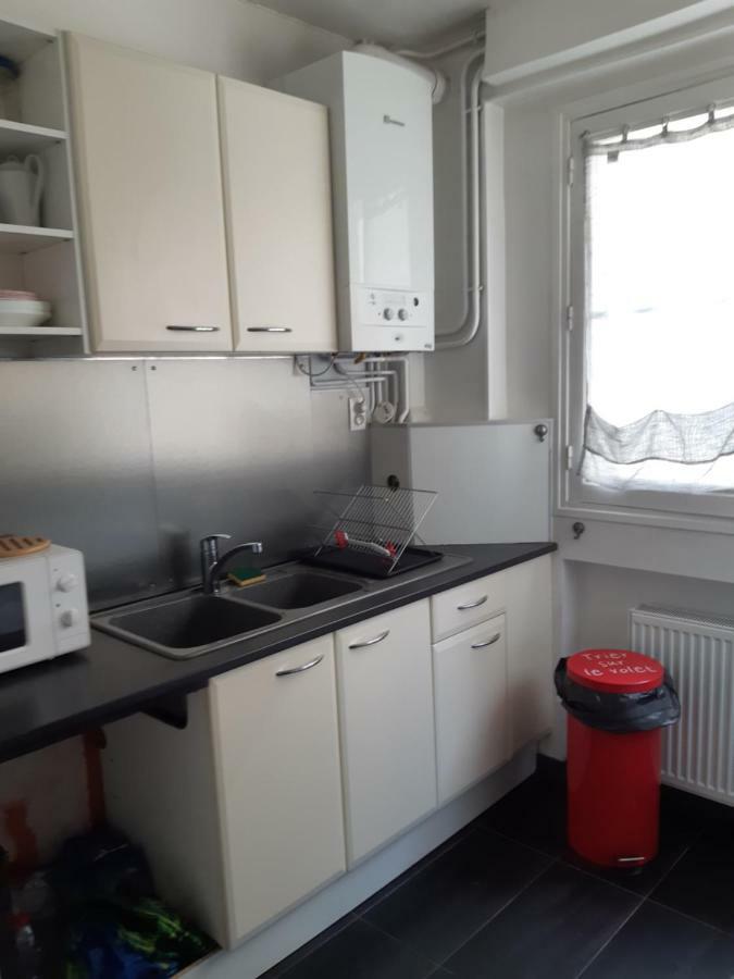 Charmant Appartement Au Pied Du Chateau Gien Esterno foto